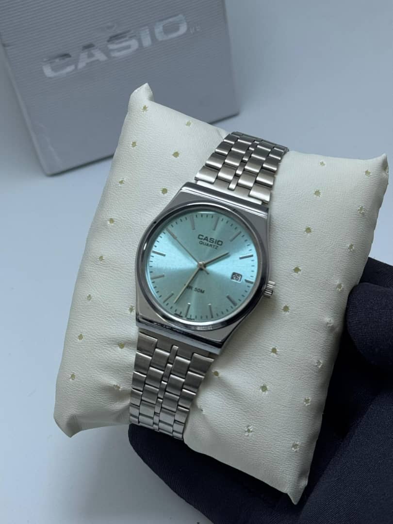 Casio Silver Classique (Cadran Blanc ciel & Bracelet Acier)