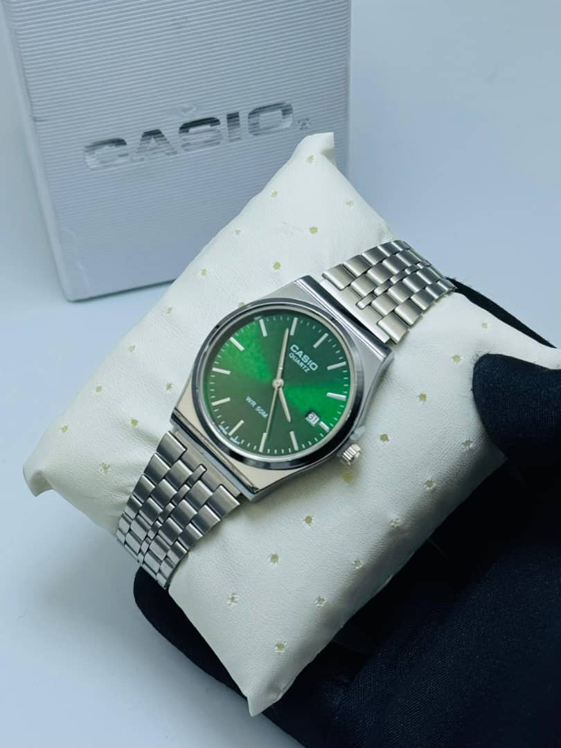 Casio Silver Classique (Cadran Vert & Bracelet Acier)