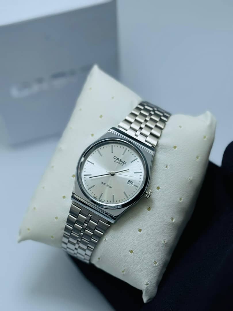Casio Silver Classique (Cadran Blanc & Bracelet Acier)